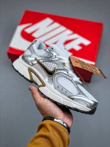 Nike V5 Rnr Company-Grade Comfortable, Versatile, Slip-Resistant, And Durable Lo