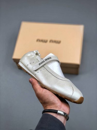 Miu Miu Early Spring New Arrival Runway New Arrival Slip-On Mary Jane Ballet Fla