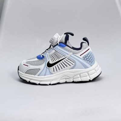 Nike Zoom Vomero 5 Retro Running Shoes Blend Fashionable Style And Rich Layered