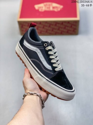 Vans Classic Low-Top Casual Shoes, Black With White Stripes, Wear-Resistant Rubb