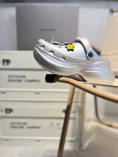 Balenciaga Co-Branded Thick-Soled Platform Hole Shoes Slippers Beach Balenciaga