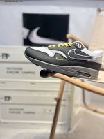 Nk Air Max 1, The First Generation Of Retro Air Cushion Running Shoes, Was Desig