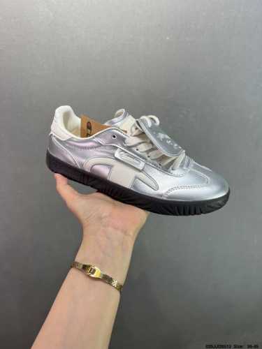 Champion Champ T-Trainer Retro Classic Champion Classic Training Shoe, Featuring