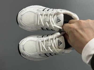 A New Arrival Res*Ponse Elastic Strap Children's Dad Shoes Size: 28-37 Inches. S