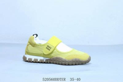 Miu Miu Velvet Round-Toe Lace-Up Low-Top Lifestyle Soccer Series Training Runnin