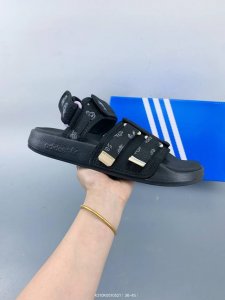 Adidas Ozweego Beach Sports Casual Sandals Size As Shown In The Picture Code K31