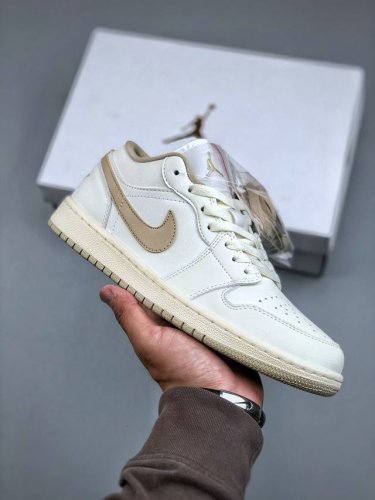 Air Jordan 1 Low Beige Low-Top Cultural Casual Skateboard Shoes Dc0774 112 Size: