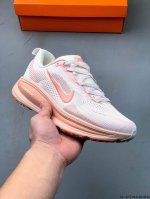 Nike Air Zoom Vomero 18 Cushioned And Breathable Casual Running Shoes The New Ve