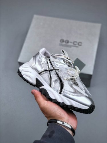 New Arrival 2025 Zhao Lusi, New Rising Trend Shoe Brand Gg-Cc Lace Pearl Chain C