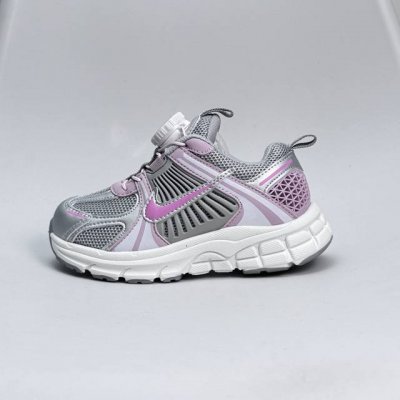 Nike Zoom Vomero 5 Retro Running Shoes Blend Fashionable Style And Rich Texture,