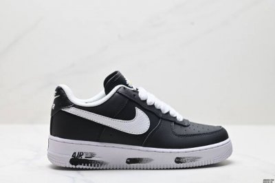 Genuine Nike Air Force 1 07 Low-Top Versatile Casual Sports Shoes. The Soft And