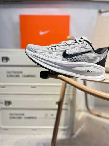 nike Vomero 18 Nike Comfortable Shock-Absorbing And Non-Slip Low-Top Running