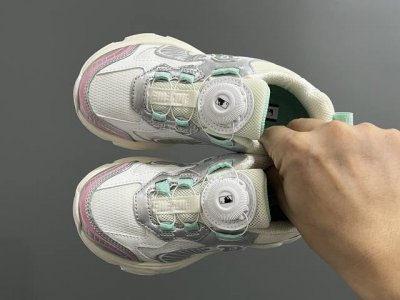 M Home Spring/Summer New Knob Mesh Children's Retro Running Shoes Size: 26-37 Cl