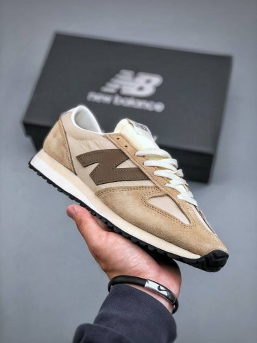 New Balance Nb 471 Series The 471 Model Comes With Two Pairs Of Limited-Edition