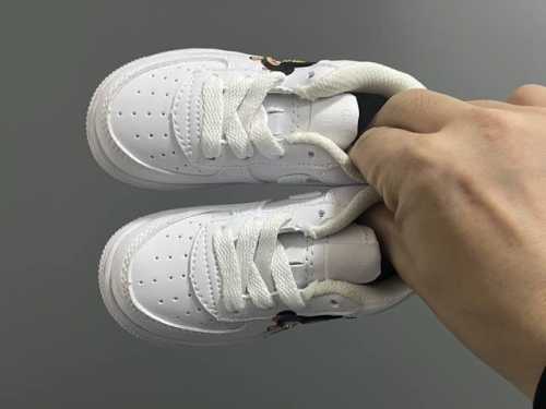 Nk New Air Force One Cartoon Low-Top Lace-Up Children's Casual Sneakers Size: 22