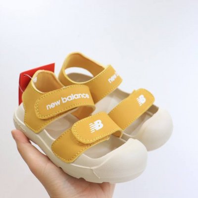 Special G Edition Nb Foot-Protecting Beach Sandals: The Front Two Velcro Straps
