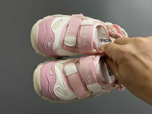 A Home New Arrival Seashell Velcro Children's Sandals Size: 26-37 Inches Classic