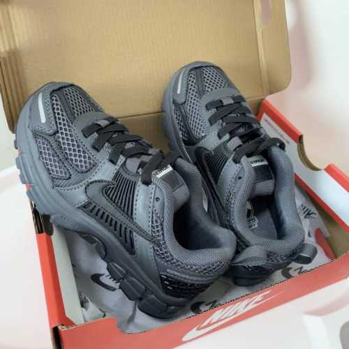 Nk V5 Kids' Shoes 26-37.5 This Nk Zoom Vomero 5 Kids' Sneaker Is So Cool! It's P