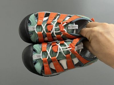 Overseas Edition Keen Keen Stream-Crossing Back Strap Children's Sandals Size: 2