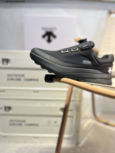 Descente Lightweight Cushioning Breathable Upper Fashionable Casual Sports Trail