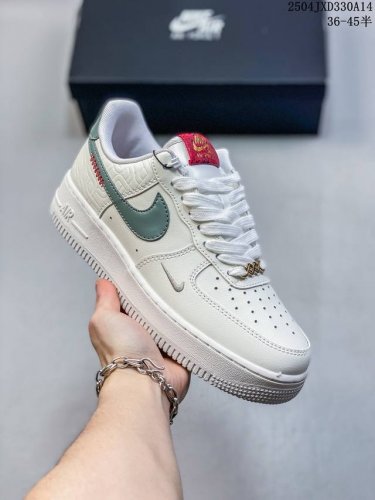 Company-Level With Half-Size Nike Air Force 1'07 Low Air Force One Low-Top Versa