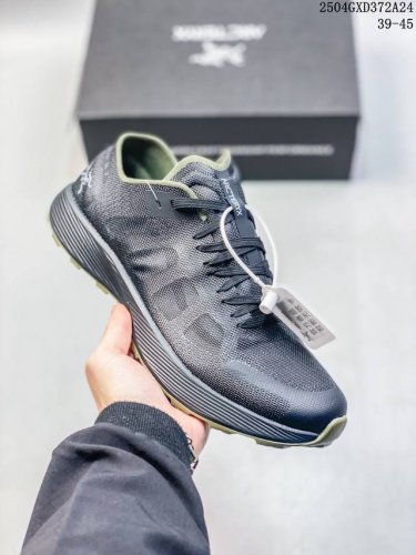 L Arc'teryx Sl2 Series Breathable Men's Cross-Country Running Shoes Are Official