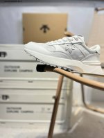 Descente Lightweight Cushioning Breathable Upper Fashionable Casual Sports Water