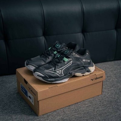 Core Private Mizuno Wave Lightning Z8 Comfortable, Non-Slip And Wear-Resistant L