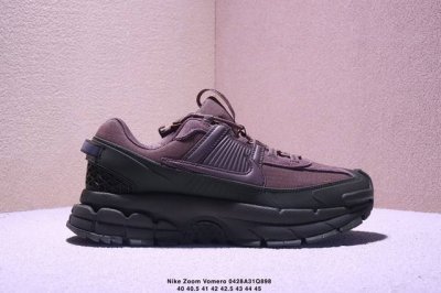 Company-Level Nike Zoom Vomero Roam Marathon Retro Running Five Generations Leis