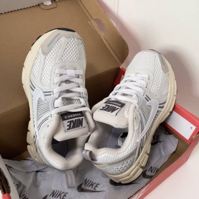 Nk V5 Kids' Shoes 26-37.5 This Nk Zoom Vomero 5 Kids' Sneaker Is So Cool! It's G