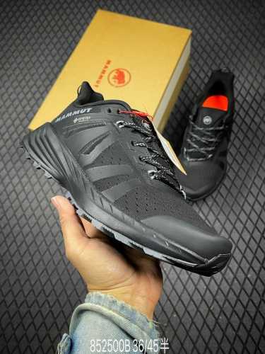 B Company-Grade Mammut Mammoth Outdoor Functional Training Hiking Shoes. Feature