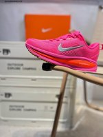 Nike Vomero 18 Nike Comfortable Cushioning Anti-Slip Low-Top Running Shoes Full-