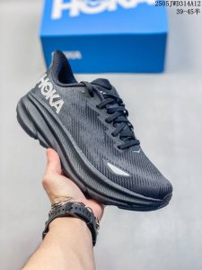 Features A Breathable Knit Engineering Material Upper, Lightweight High-Elastici