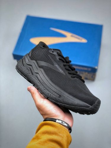 Brooks Hyperion Max 2 Ultra-Elastic Lightweight Running Shoes Are Actually Shot