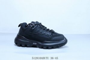 Dior Continues Dior's Classic Style. It Uses Embossed Calfskin And Comfortable S