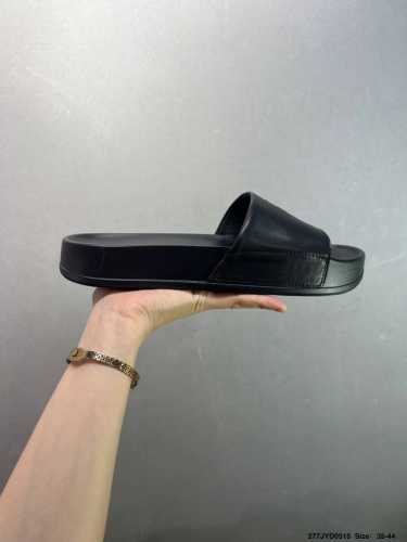 Company-Level Descente Slippers Id: 277Jyd0515