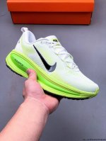 Nike Air Zoom Vomero 18 Cushioned And Breathable Casual Running Shoes The New Ve