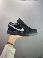 Company-Level Air Jordan Aj1 Low Series Black The Shoe Shape Details Are Perfect