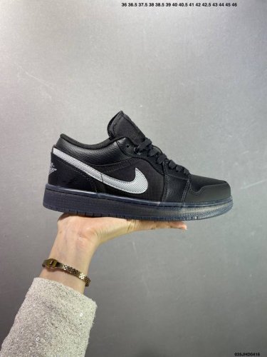 Company-Level Air Jordan Aj1 Low Series Black The Shoe Shape Details Are Perfect