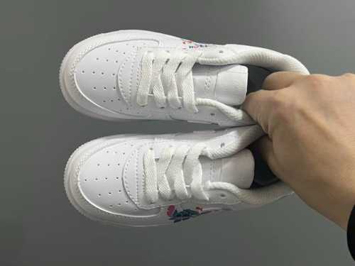 Nk New Air Force One Cartoon Low-Top Lace-Up Children's Casual Sneakers Size: 22