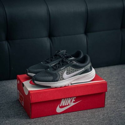 The Design Of The Nike Star Runner 5 Shoe Is Very Modern. The Streamlined Appear
