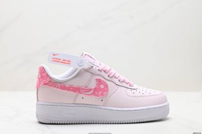 Authentic Nike Air Force 1'07 Lx Low-Top Casual Sneakers. Featuring Soft, Highly