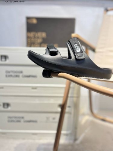 Base Camp Slide Ii The North Face Collaboration Casual Slippers. Tey2879 Qa702 7
