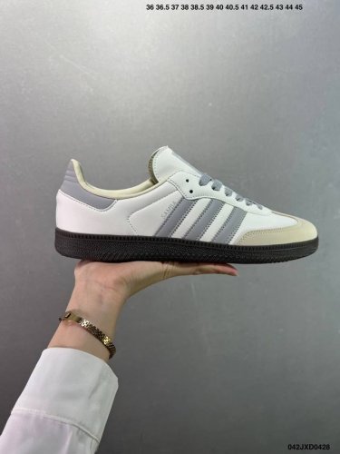 Adidas Original Samba Og This Model Is Designed With Simple And Generous Shape,