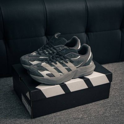 Core Private Adidas Lightblaze Mer Adidas Breathable Running Shoes Item No.: Jq9