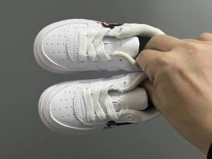 Nk New Air Force One Cartoon Low-Top Lace-Up Children's Casual Sneakers Size: 22
