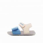 The Shoe Upper Is Designed With A Simple Color Scheme, Creating A Clean And Slee