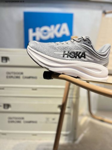 Hoka One One Clifton 9 Low In A New Colorway. This Brand Originates From The Mao