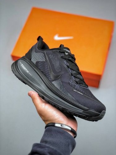 Nike Vomero 18 Zoomx Triple Black Vomero 18 Series Low-Top Lightweight Thick-Sol