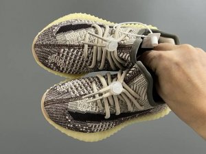 Special G Edition Yeezy 350 V2 Authentic Exploding Lace-Up Kids' Slip-On Sneaker